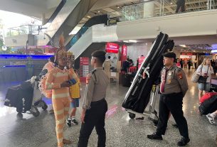 Personel Pam Obvit Polres Bandara Ngurah Rai Laksanakan Patroli Dialogis di Bandara I Gusti Ngurah Rai